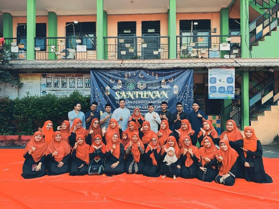 Tim panitia santunan